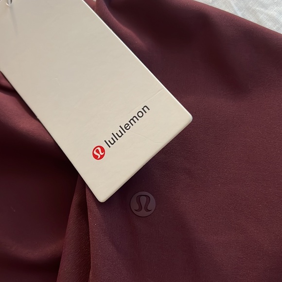 NWT Lululemon On The Fly Jogger Luxtreme in Sold Out Cassis - Picture 2 of 8